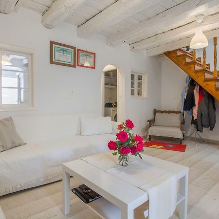 Central House Agrafoi Екстериор снимка