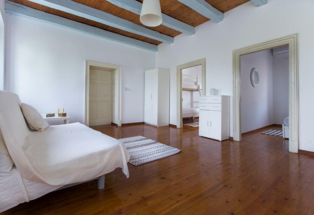 Central House Agrafoi Екстериор снимка